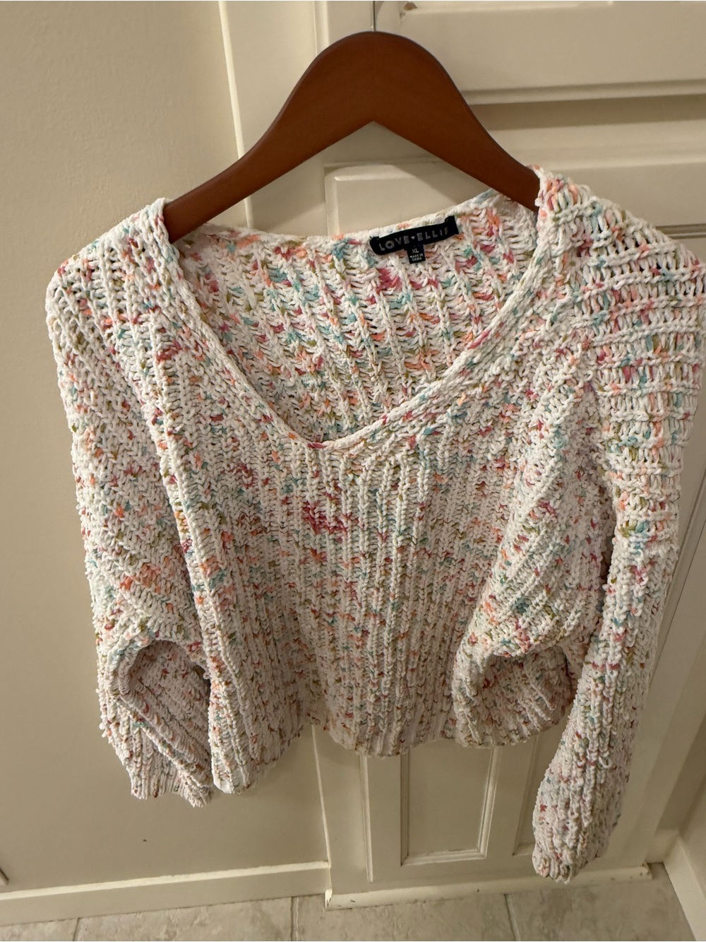 Love, Ellie Cream Speckled V-Neck Sweater